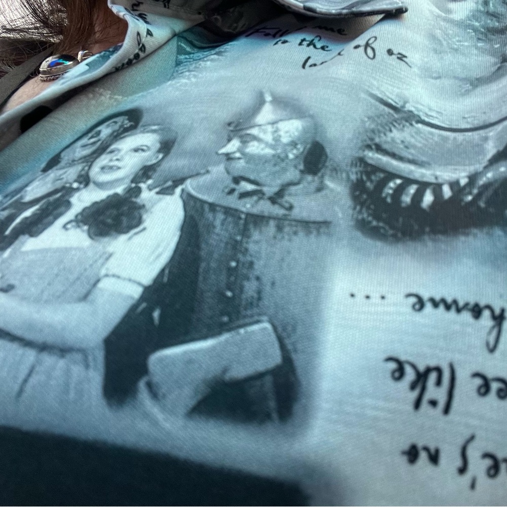 Warner Bros. Studio Store Wizard of Oz vintage shirt/blouse - Picture 4 of 5